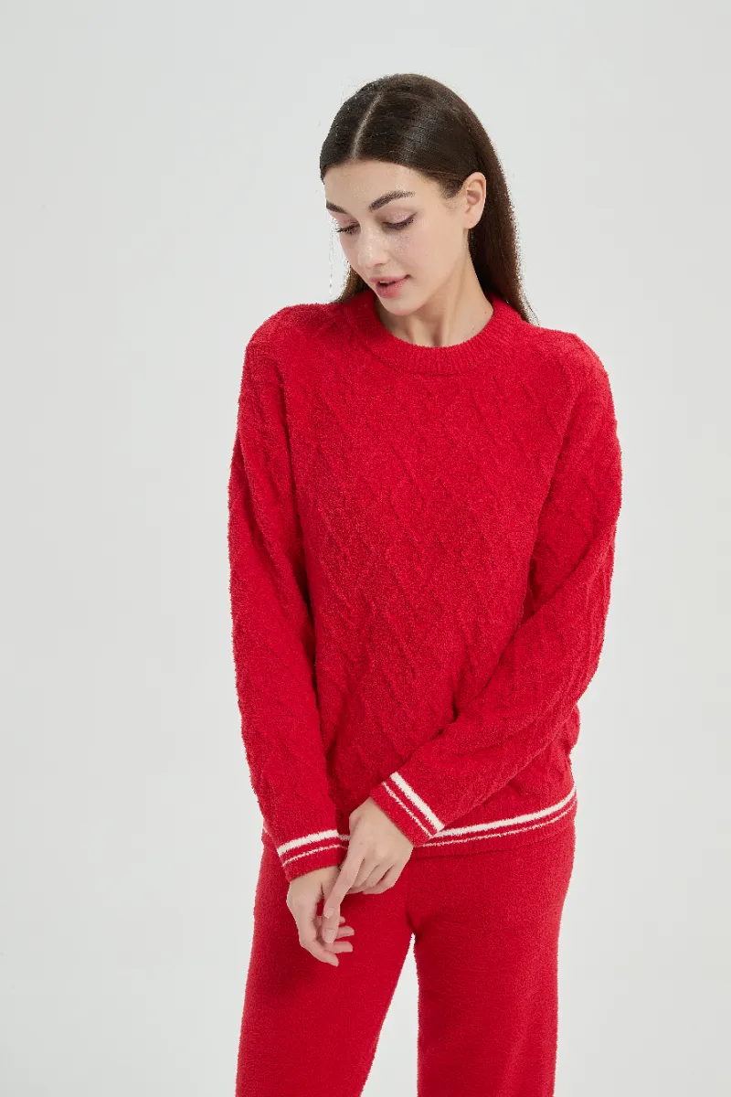 Locker sitzendes, rotes Plüsch-Pyjama-Set für Damen aus Fleece